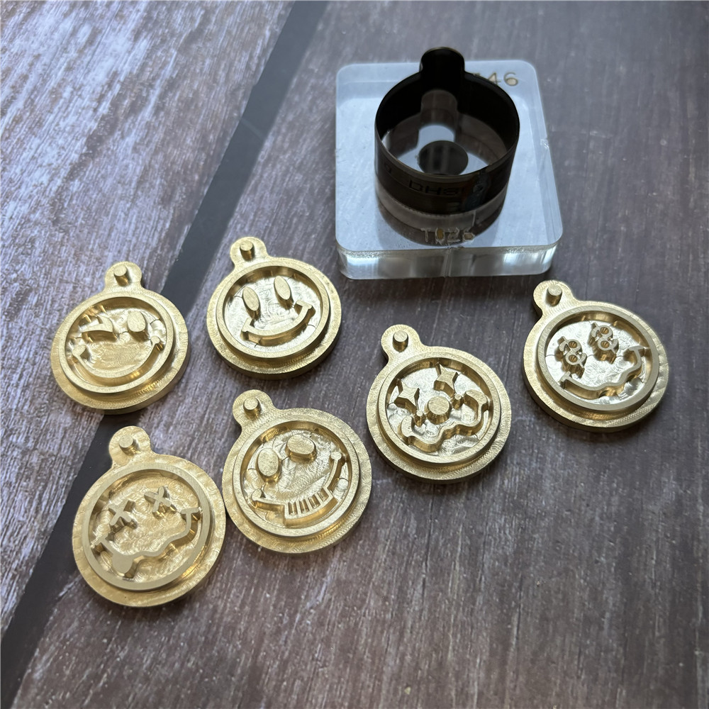 Custom Pendant Smile Face Copp - огляд і ціна Leather Stamp Set