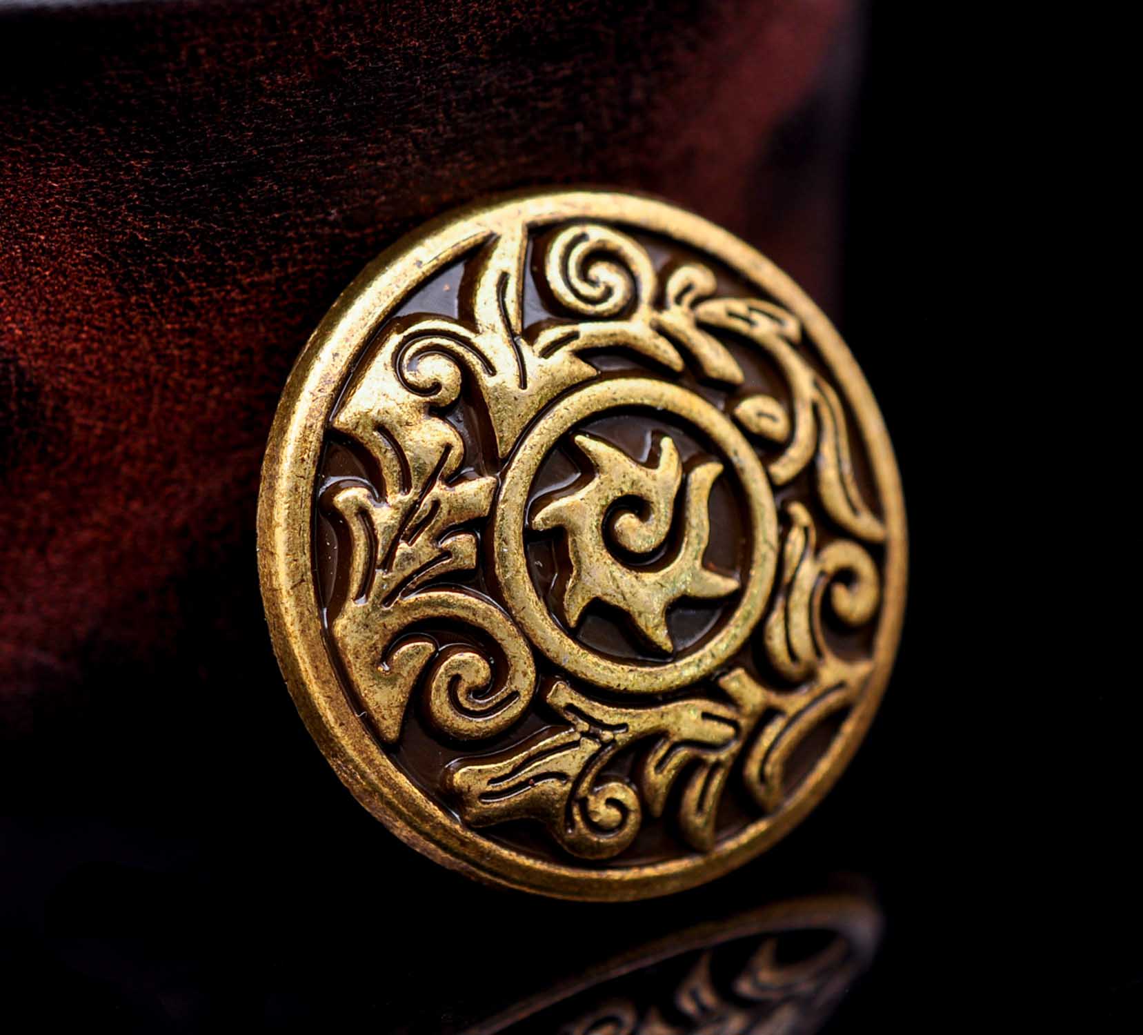 10PC 31*30MM Trabal BRASS SUN  - огляд і ціна Leatherwork Flowers